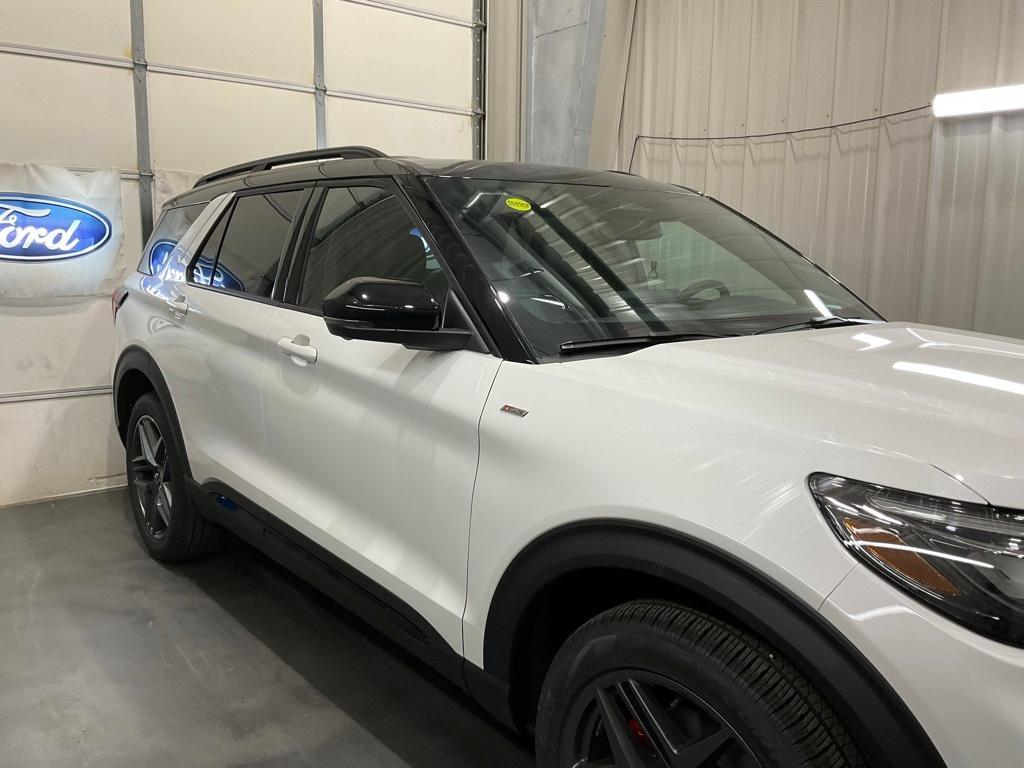 new 2025 Ford Explorer car, priced at $53,481