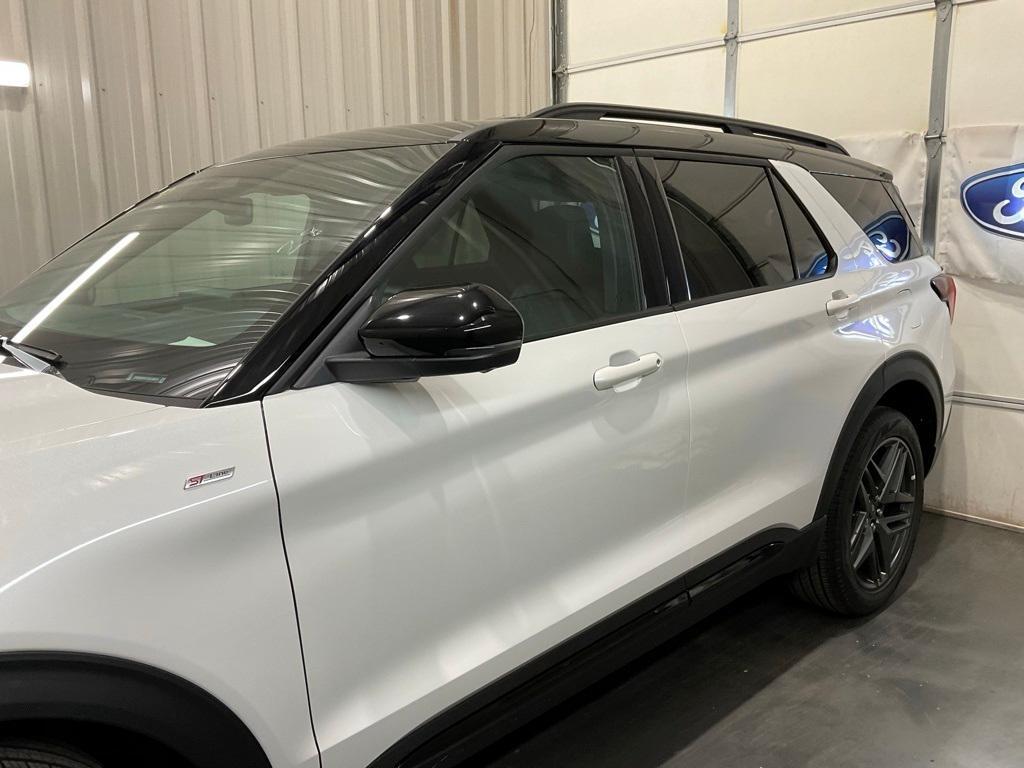 new 2025 Ford Explorer car, priced at $53,481