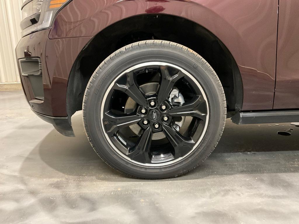 used 2024 Ford Expedition car, priced at $61,990