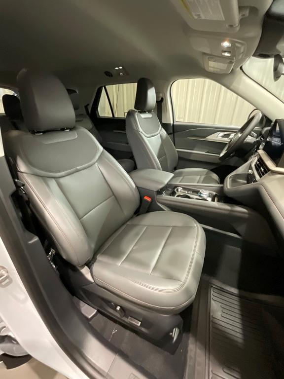new 2025 Ford Explorer car, priced at $42,485