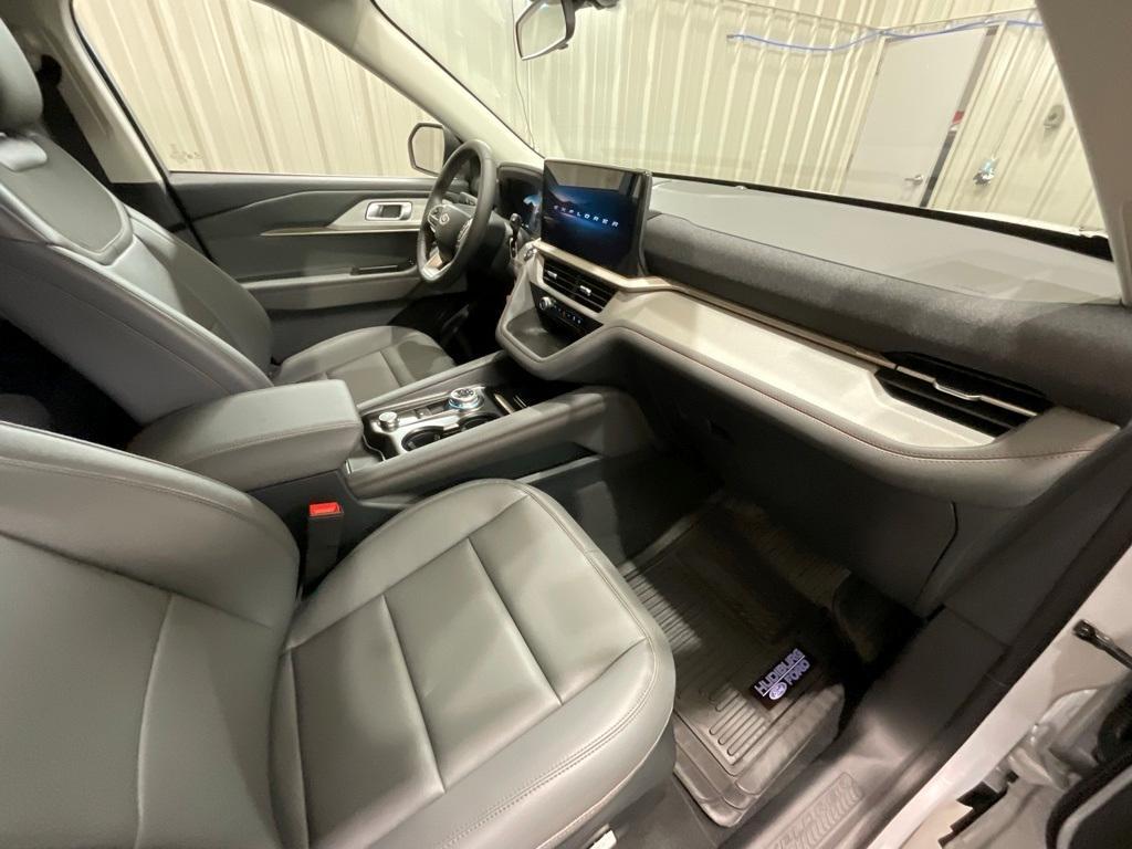 new 2025 Ford Explorer car, priced at $42,485