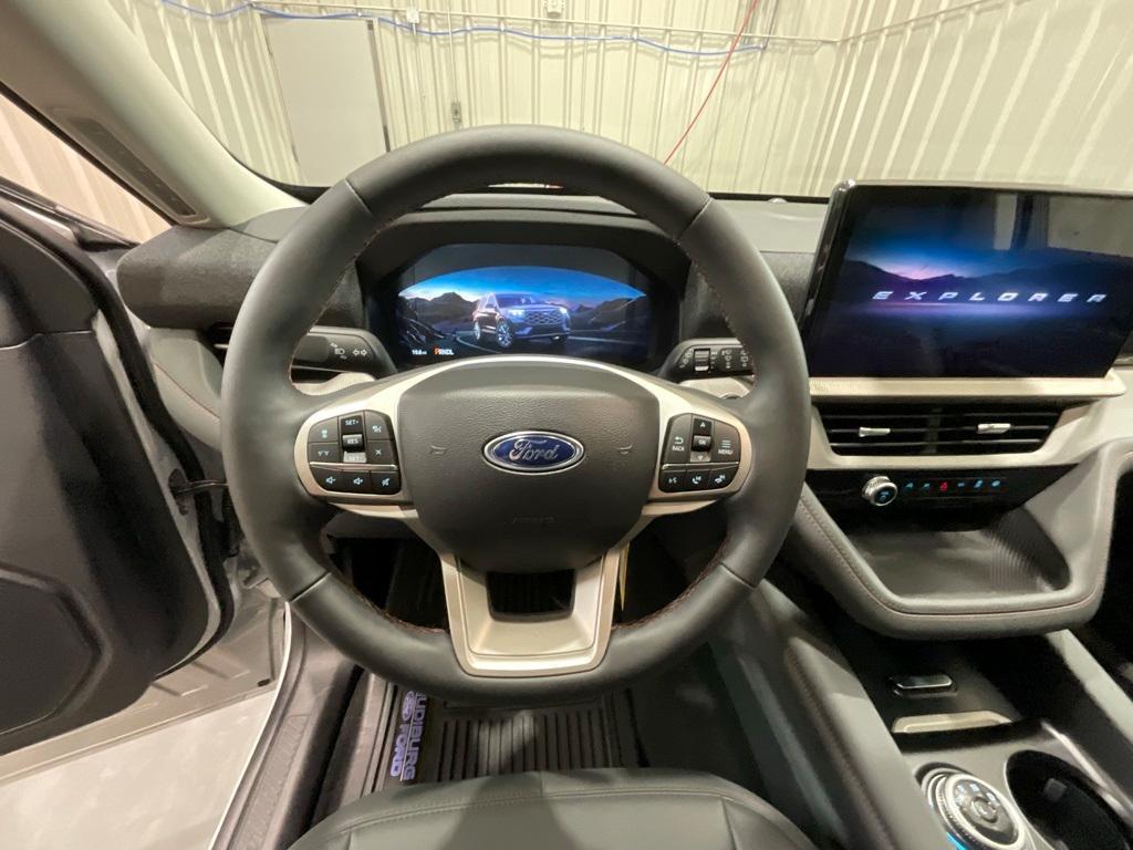 new 2025 Ford Explorer car, priced at $42,485