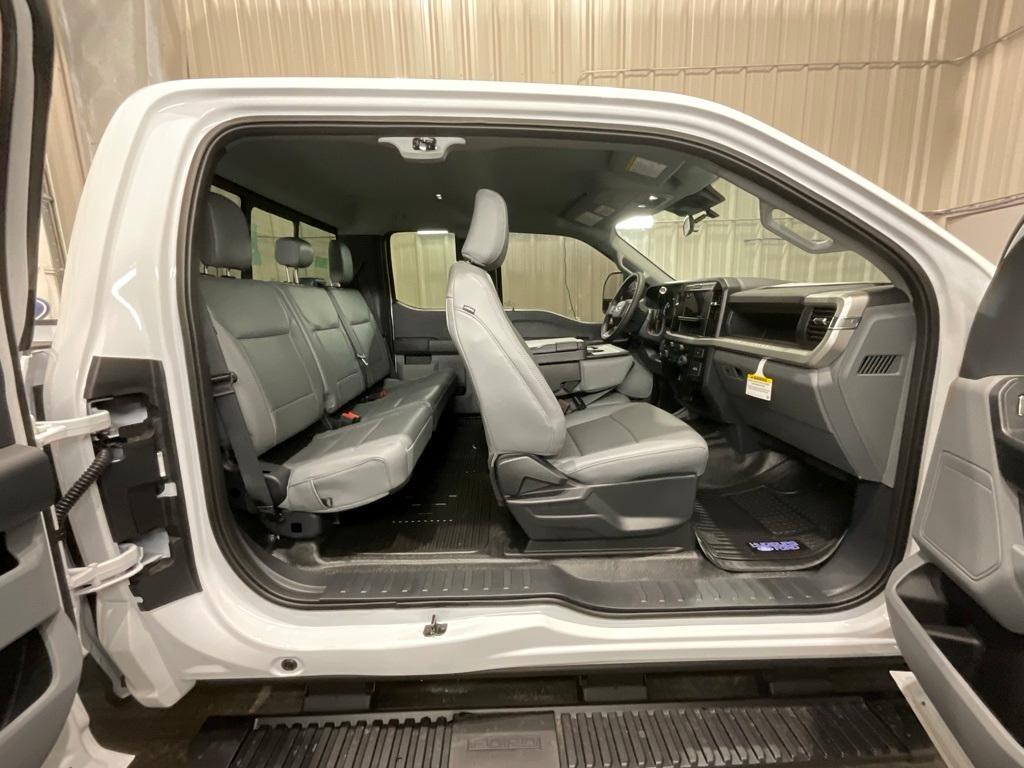 new 2025 Ford F-250 car, priced at $47,753