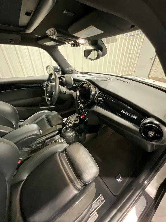 used 2022 MINI Hardtop car, priced at $24,990
