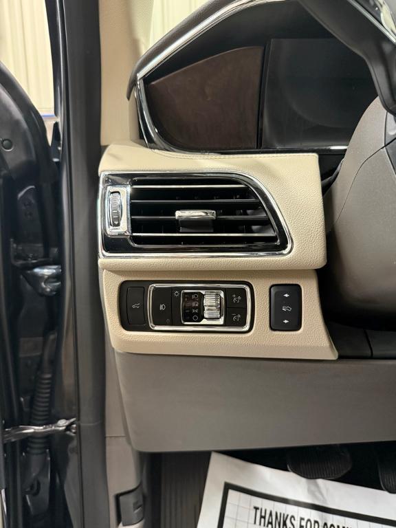 used 2024 Lincoln Navigator car, priced at $76,990