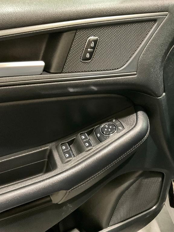 used 2023 Ford Edge car, priced at $20,990