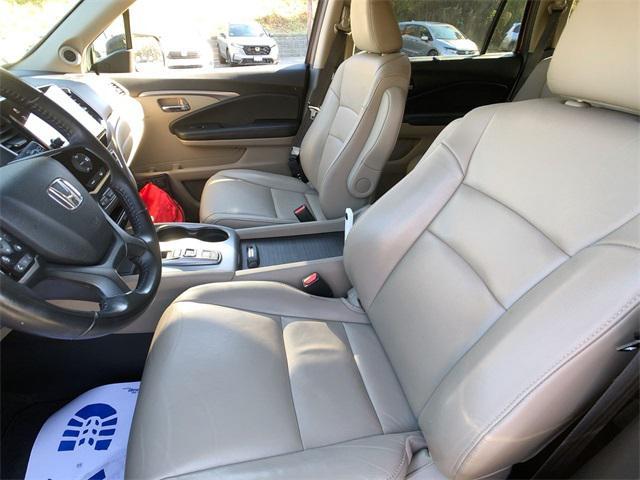 used 2022 Honda Pilot car, priced at $28,999