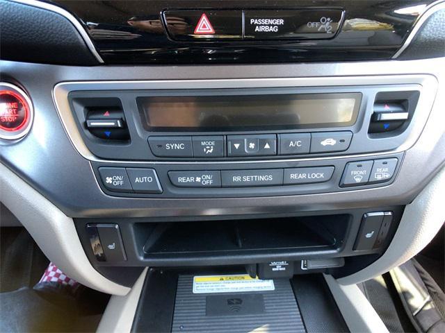 used 2022 Honda Pilot car, priced at $28,999