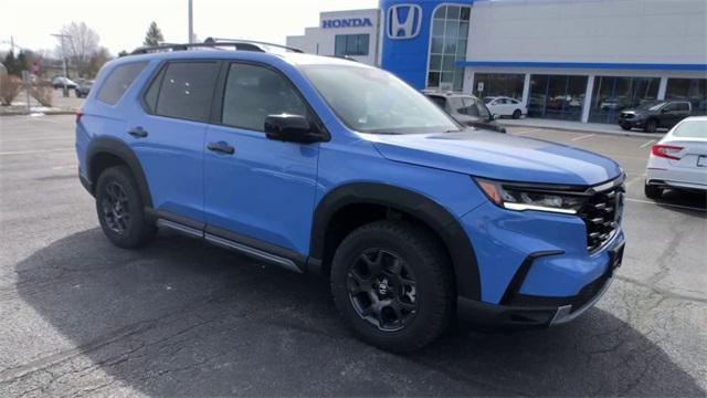 new 2025 Honda Pilot car, priced at $50,950