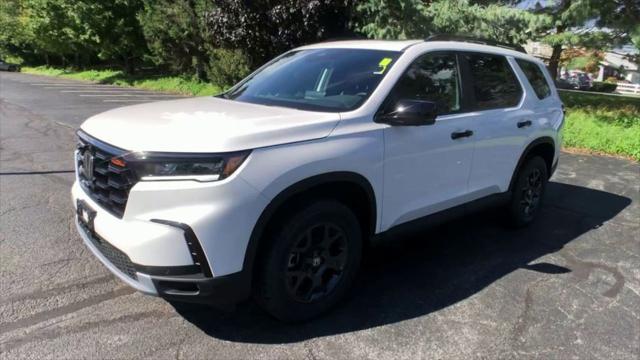new 2025 Honda Pilot car, priced at $51,305