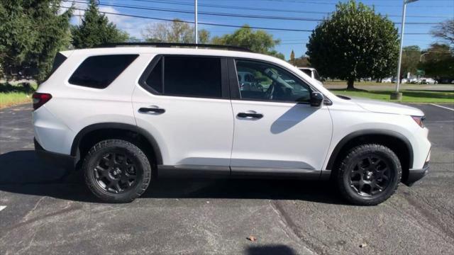 new 2025 Honda Pilot car, priced at $51,305