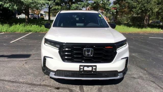new 2025 Honda Pilot car, priced at $51,305