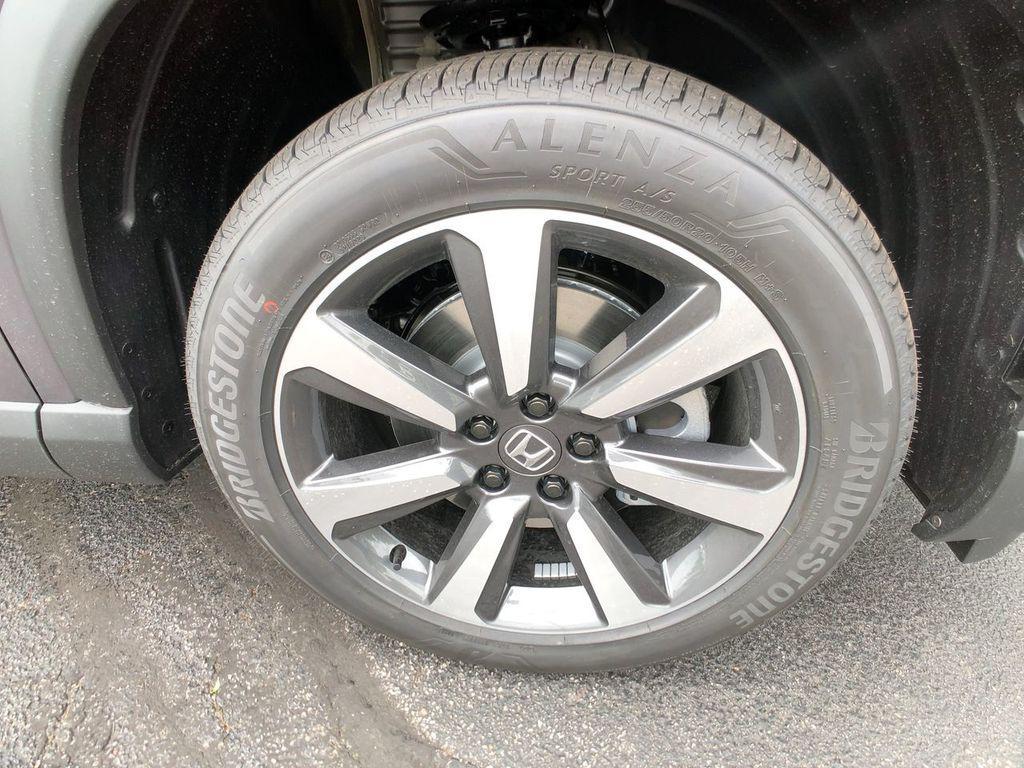 new 2025 Honda Pilot car, priced at $54,530