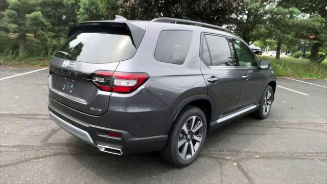 new 2025 Honda Pilot car, priced at $54,530