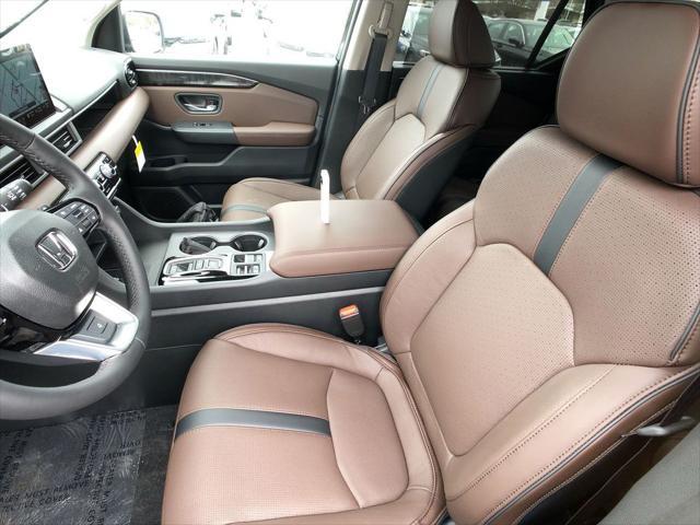 new 2025 Honda Pilot car, priced at $54,530