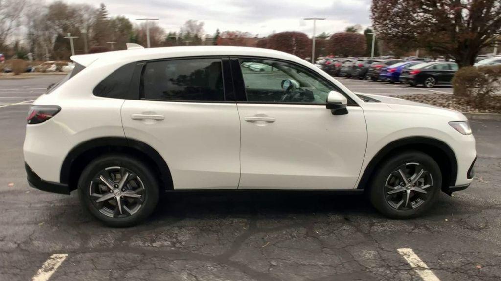 new 2025 Honda HR-V car, priced at $32,850