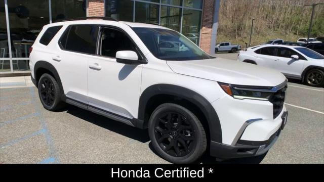 used 2025 Honda Pilot car, priced at $49,870