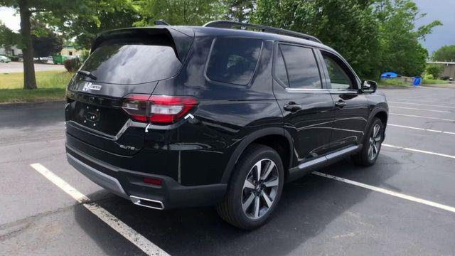 new 2025 Honda Pilot car, priced at $54,530