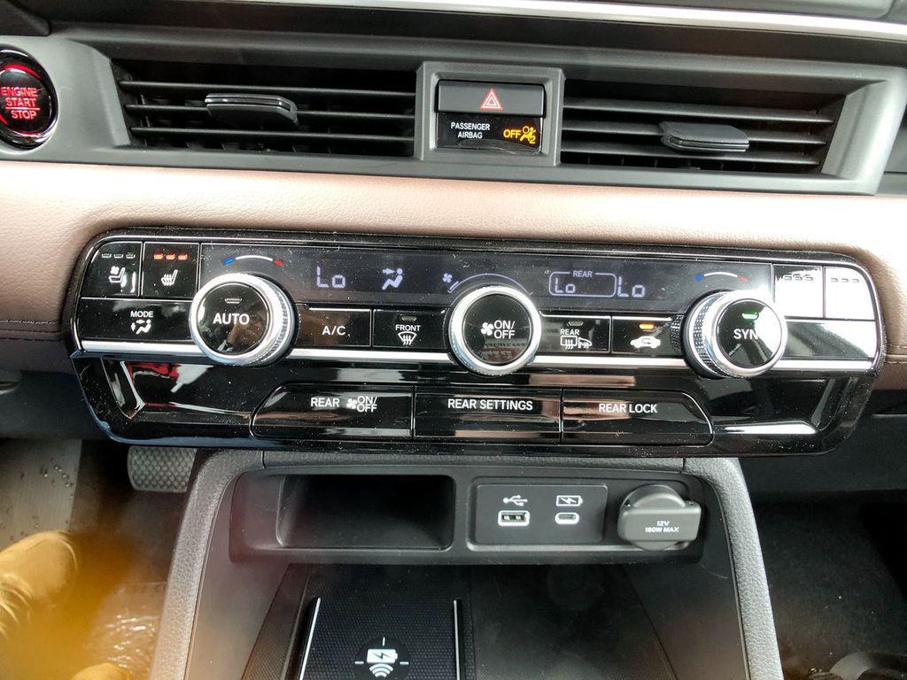 new 2025 Honda Pilot car, priced at $54,530
