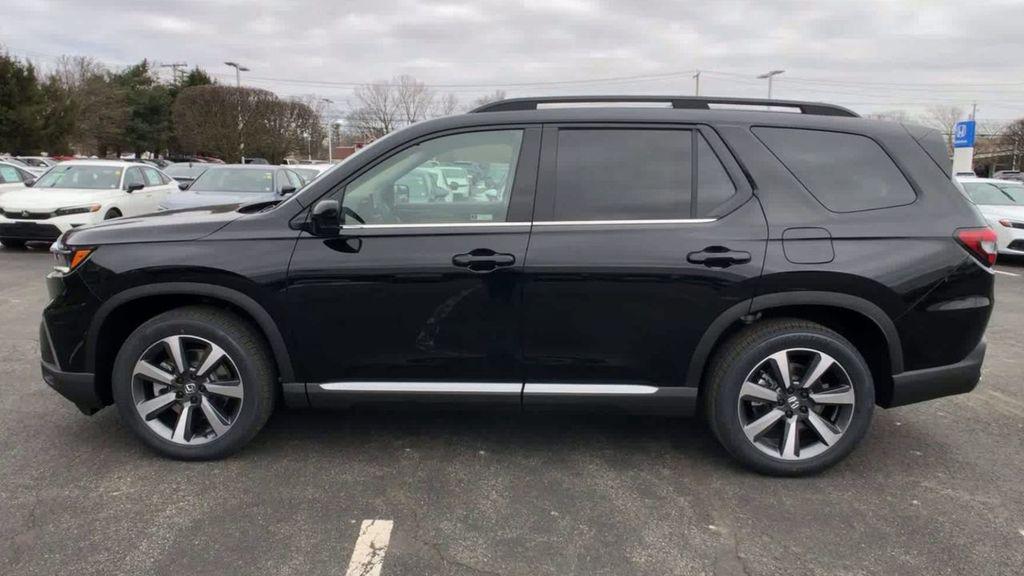 new 2025 Honda Pilot car, priced at $54,530