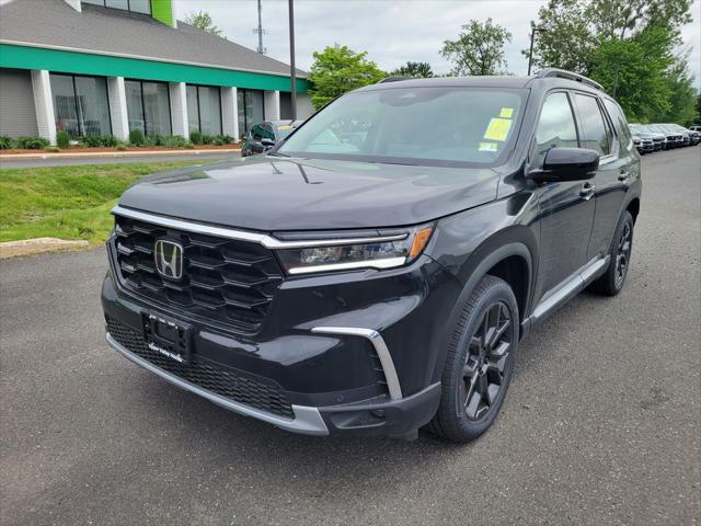 new 2025 Honda Pilot car, priced at $52,950