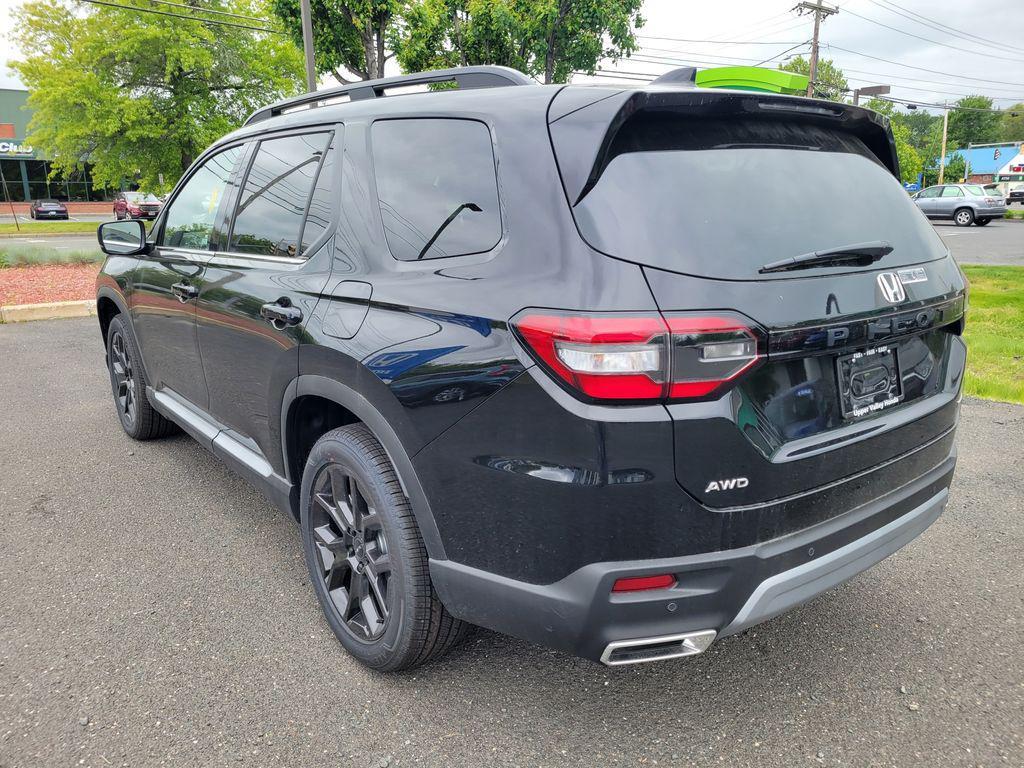 new 2025 Honda Pilot car, priced at $52,950
