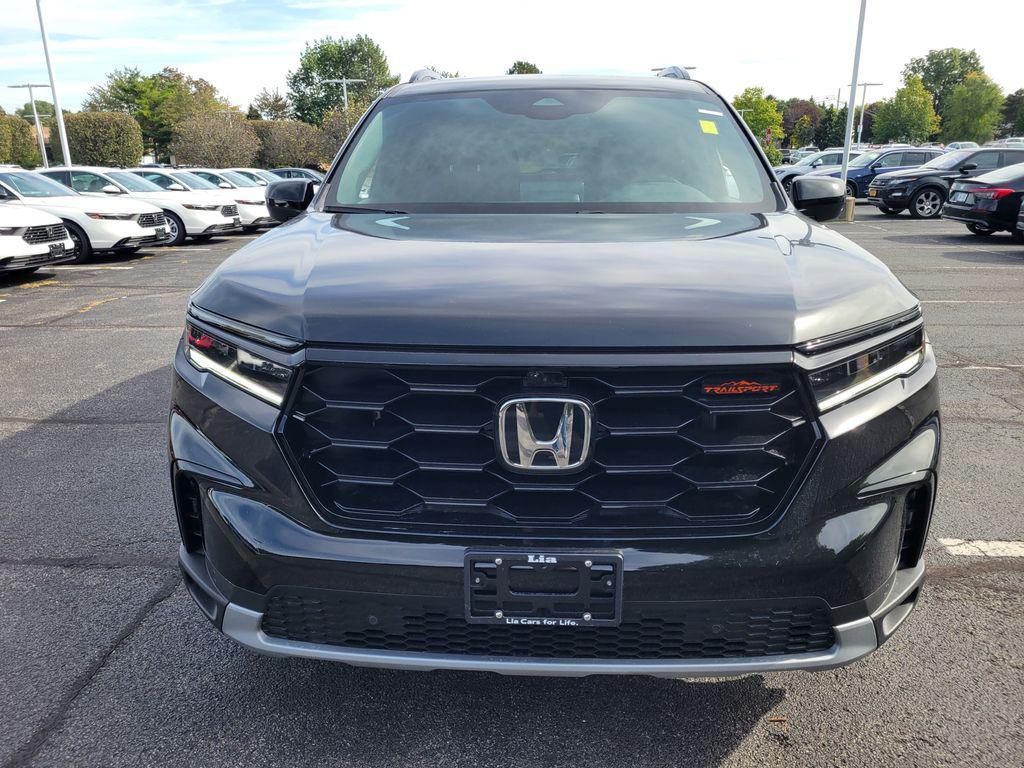 new 2025 Honda Pilot car, priced at $51,375