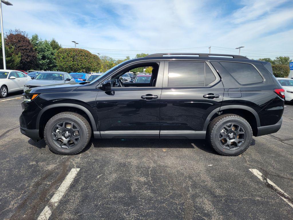 new 2025 Honda Pilot car, priced at $51,375
