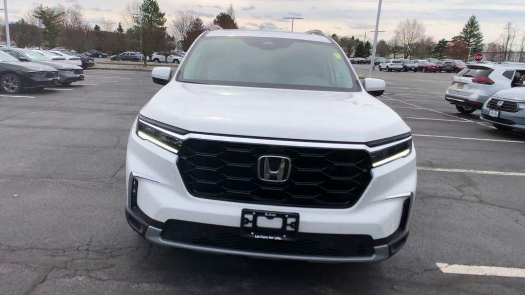 new 2025 Honda Pilot car, priced at $55,030