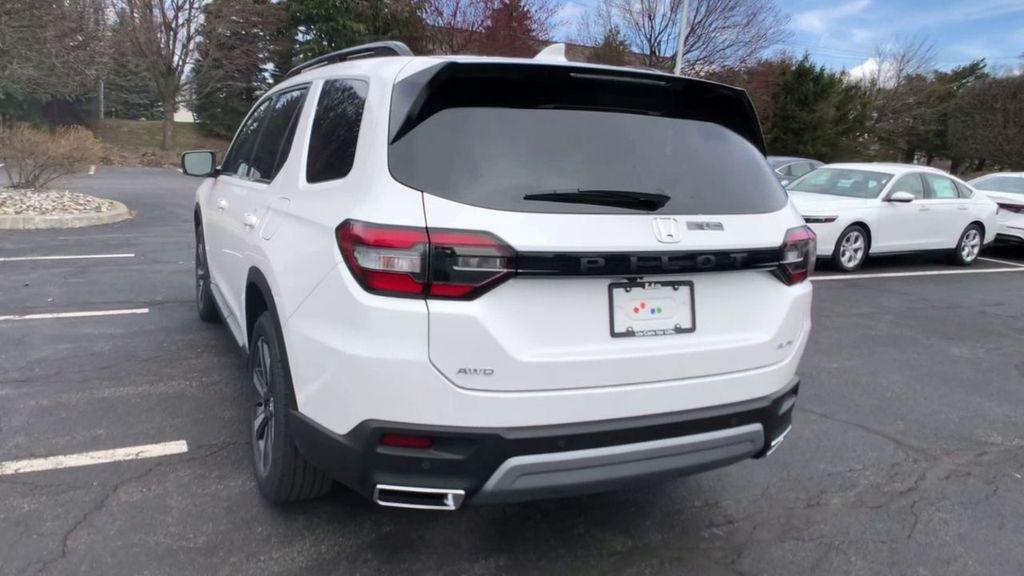 new 2025 Honda Pilot car, priced at $55,030