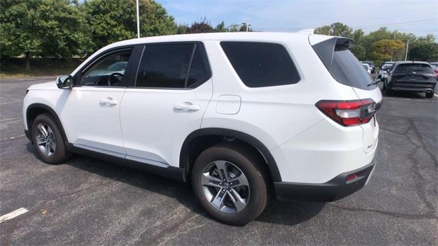 new 2025 Honda Pilot car, priced at $48,180