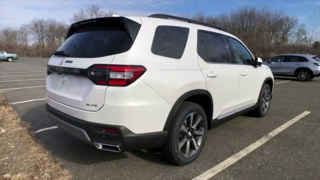 new 2025 Honda Pilot car, priced at $54,985