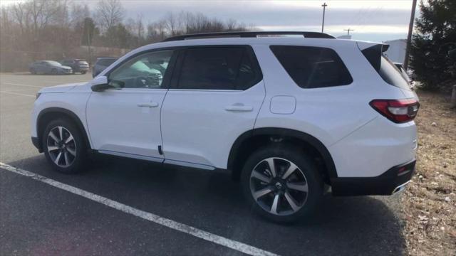 new 2025 Honda Pilot car, priced at $54,985