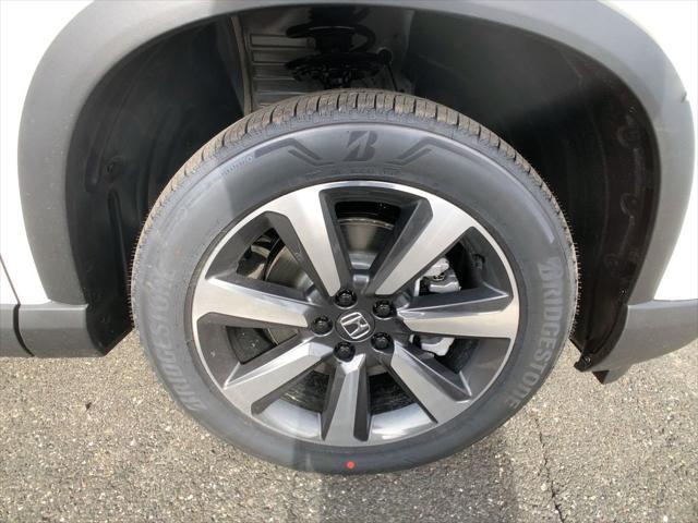 new 2025 Honda Pilot car, priced at $54,985