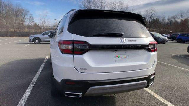 new 2025 Honda Pilot car, priced at $54,985
