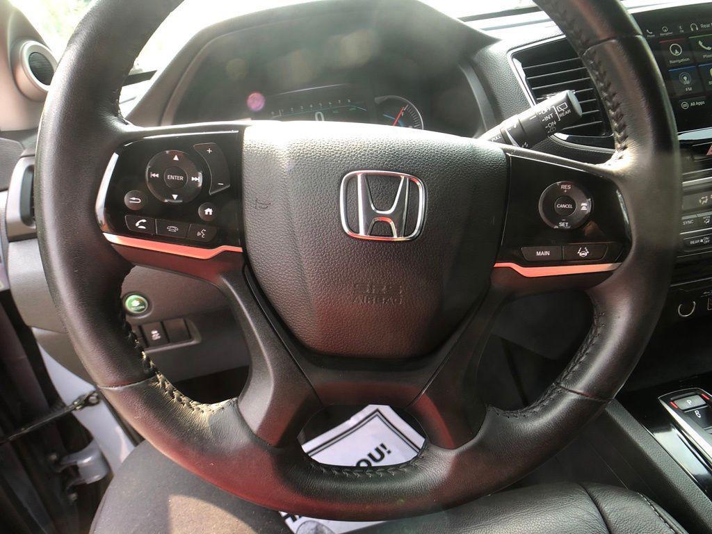used 2022 Honda Pilot car, priced at $37,545