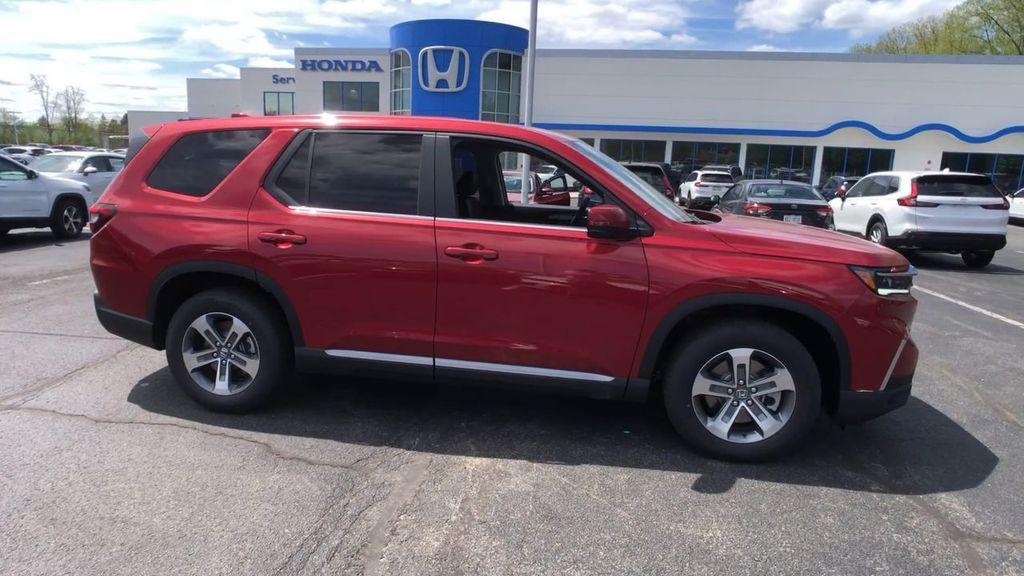 new 2025 Honda Pilot car, priced at $47,550