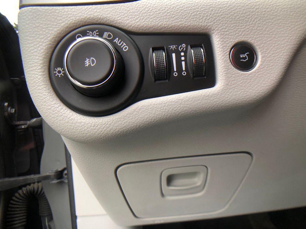 used 2020 Jeep Cherokee car, priced at $18,619