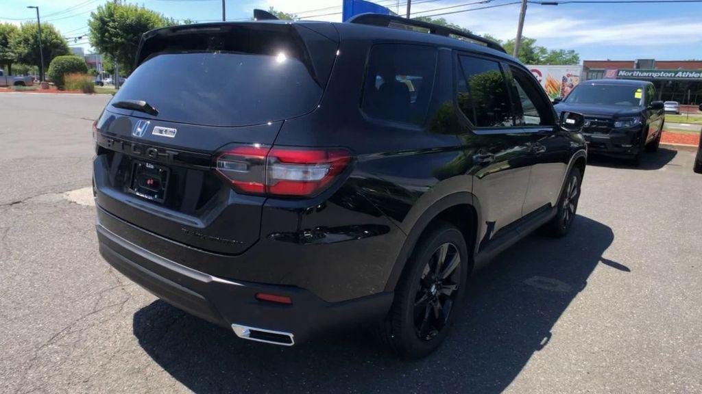 new 2025 Honda Pilot car, priced at $56,075