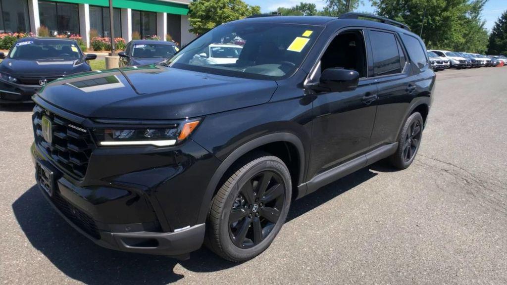 new 2025 Honda Pilot car, priced at $56,075