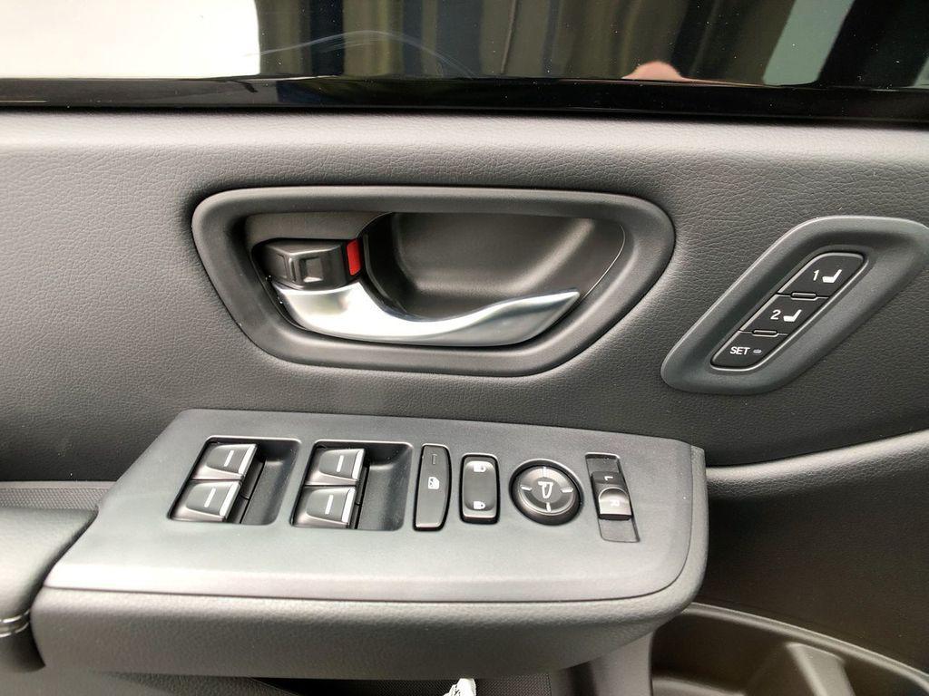 new 2025 Honda Pilot car, priced at $47,550