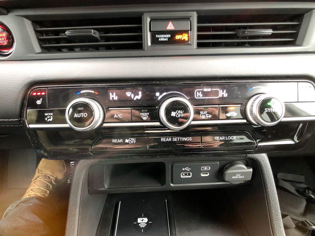 new 2025 Honda Pilot car, priced at $47,550