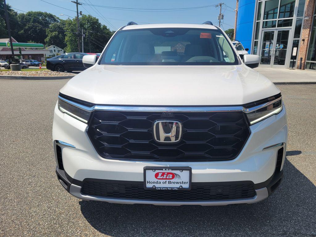 new 2025 Honda Pilot car, priced at $56,705