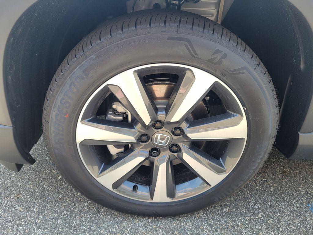 new 2025 Honda Pilot car, priced at $56,705