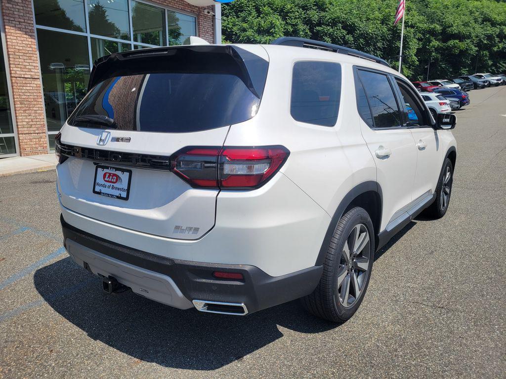 new 2025 Honda Pilot car, priced at $56,705