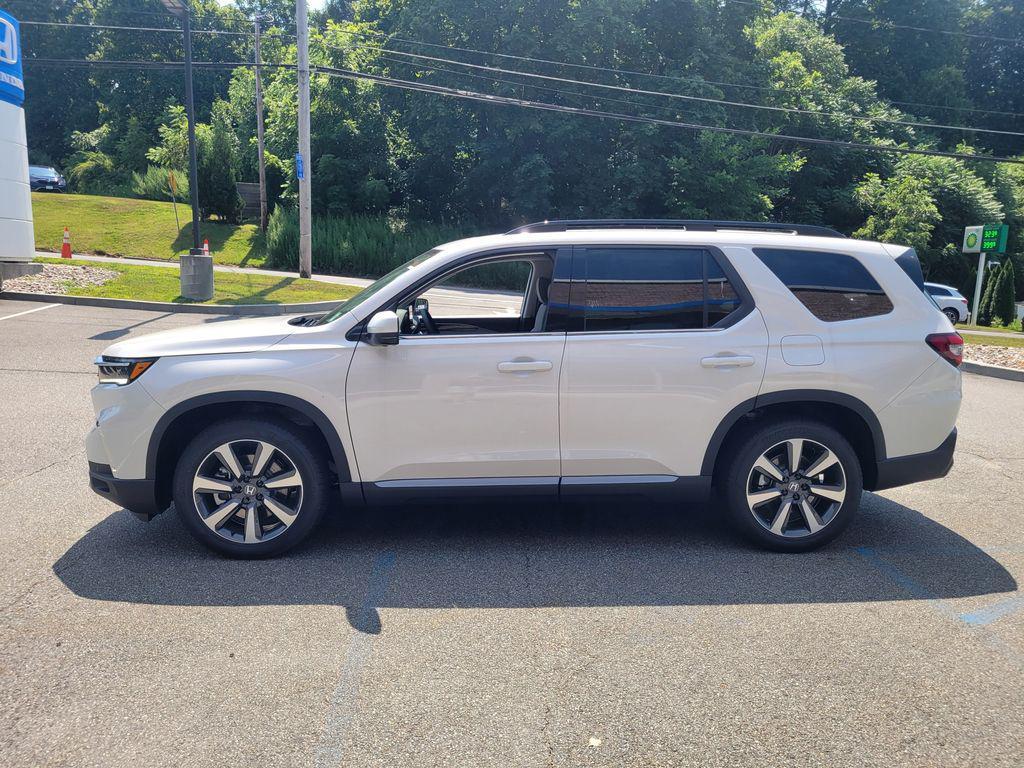 new 2025 Honda Pilot car, priced at $56,705
