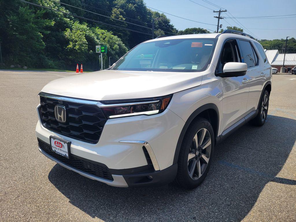 new 2025 Honda Pilot car, priced at $56,705