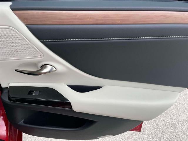 used 2025 Lexus ES 300h car, priced at $46,700
