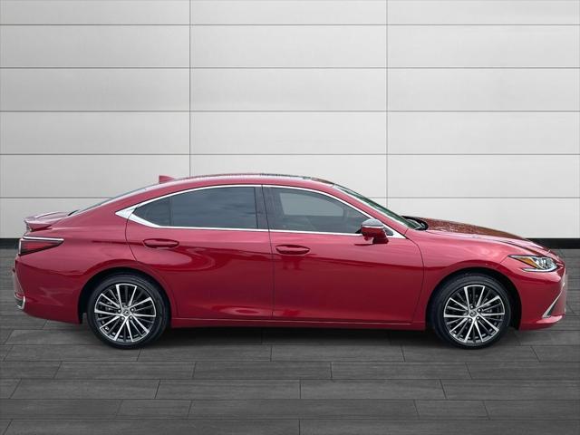 used 2025 Lexus ES 300h car, priced at $46,700