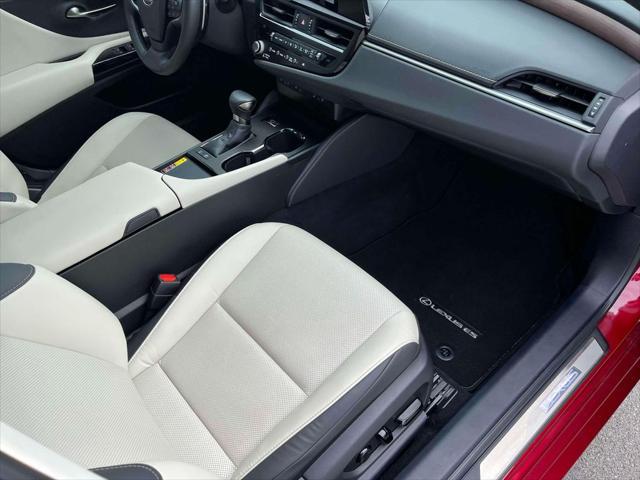 used 2025 Lexus ES 300h car, priced at $46,700
